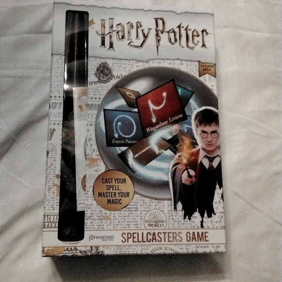 HARRY POTTERS SPELLCASTERS GAME. Includes 32 - Picture 1 of 3